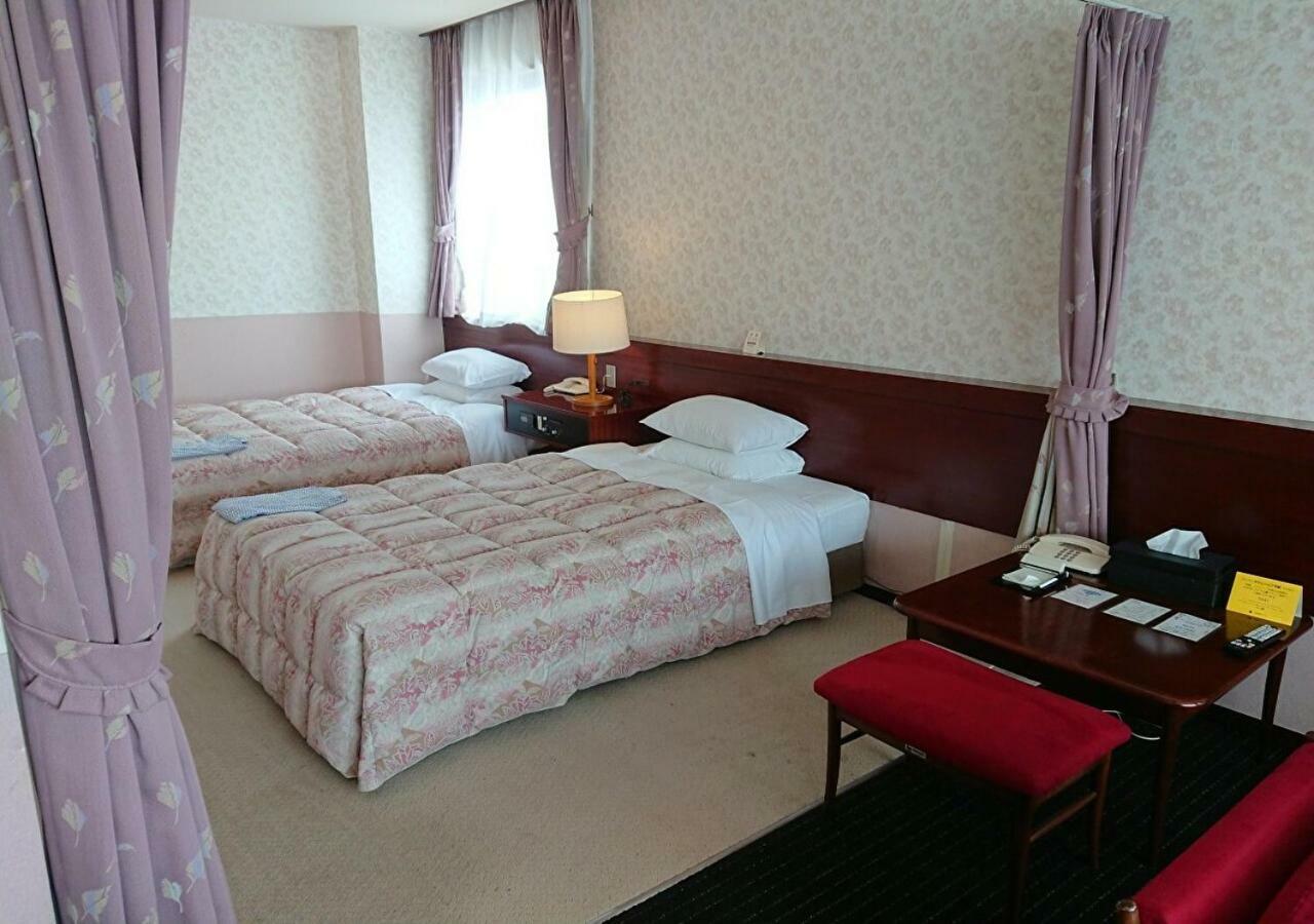 Mihara Kokusai Hotel Екстериор снимка